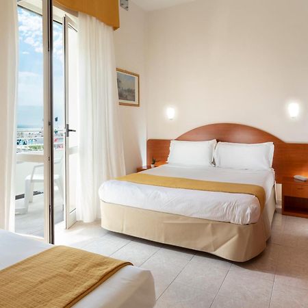 Hotel Vela D'Oro Rimini Exterior photo