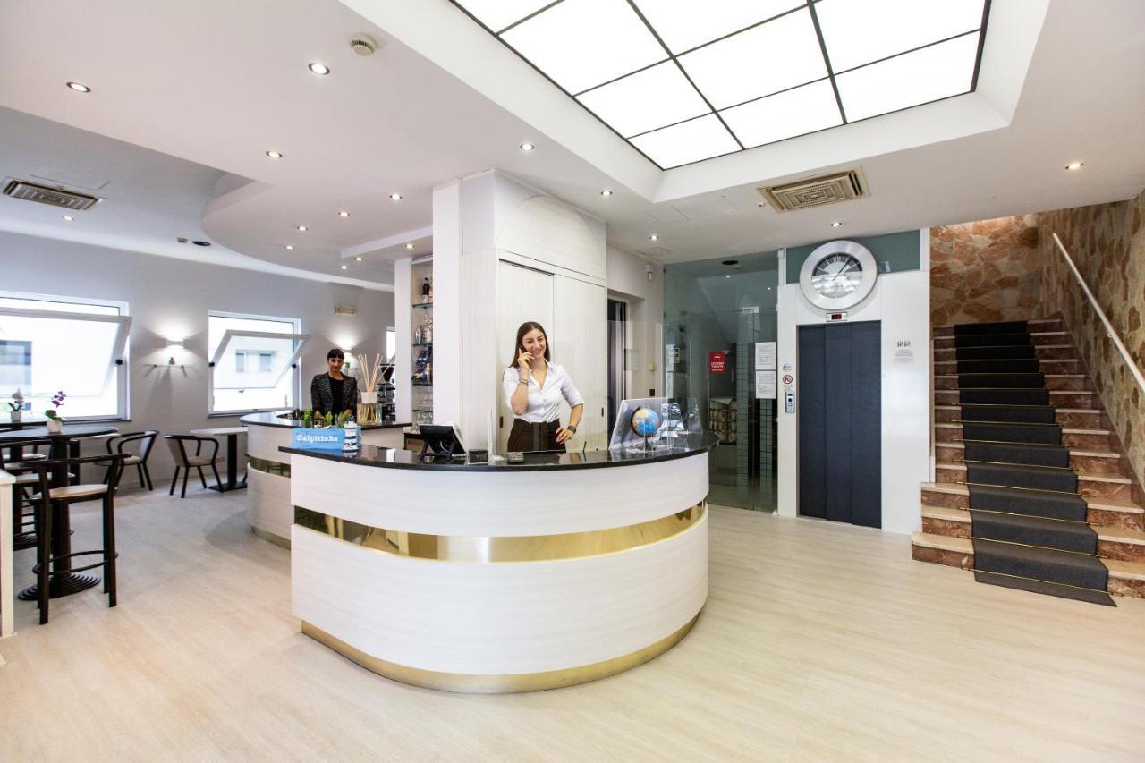 Hotel Vela D'Oro Rimini Exterior photo