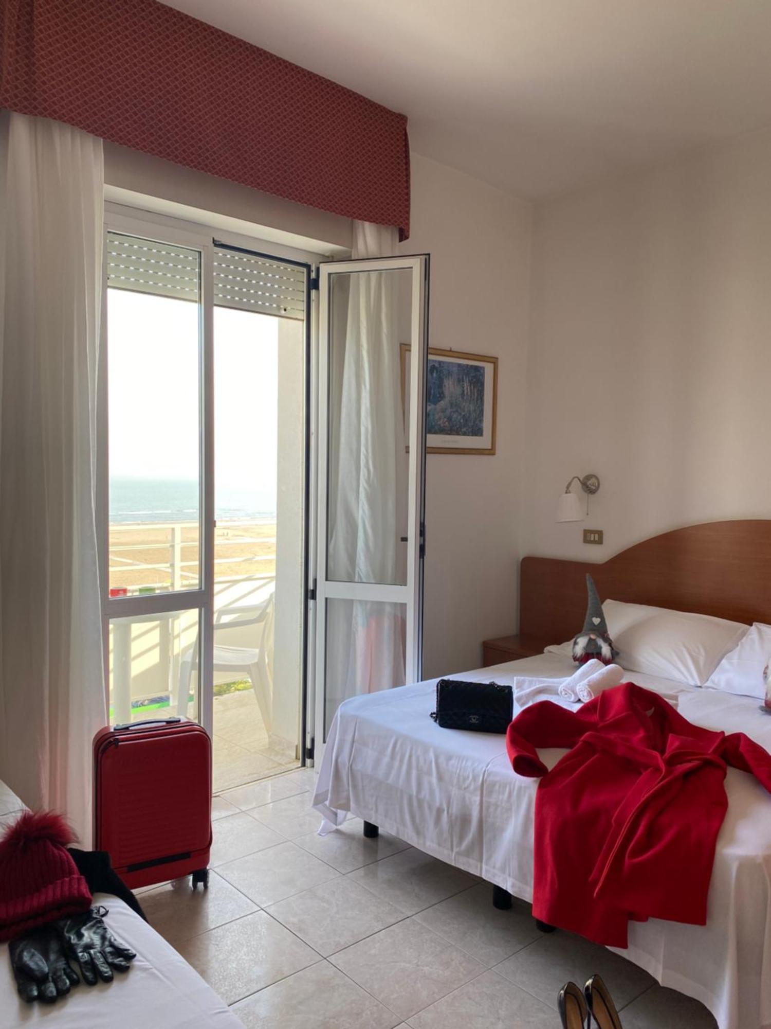 Hotel Vela D'Oro Rimini Exterior photo
