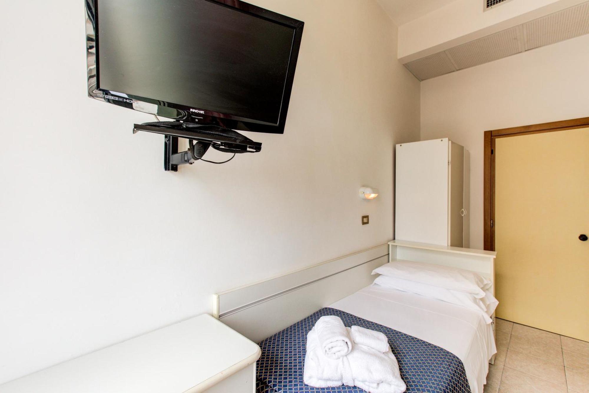 Hotel Vela D'Oro Rimini Exterior photo