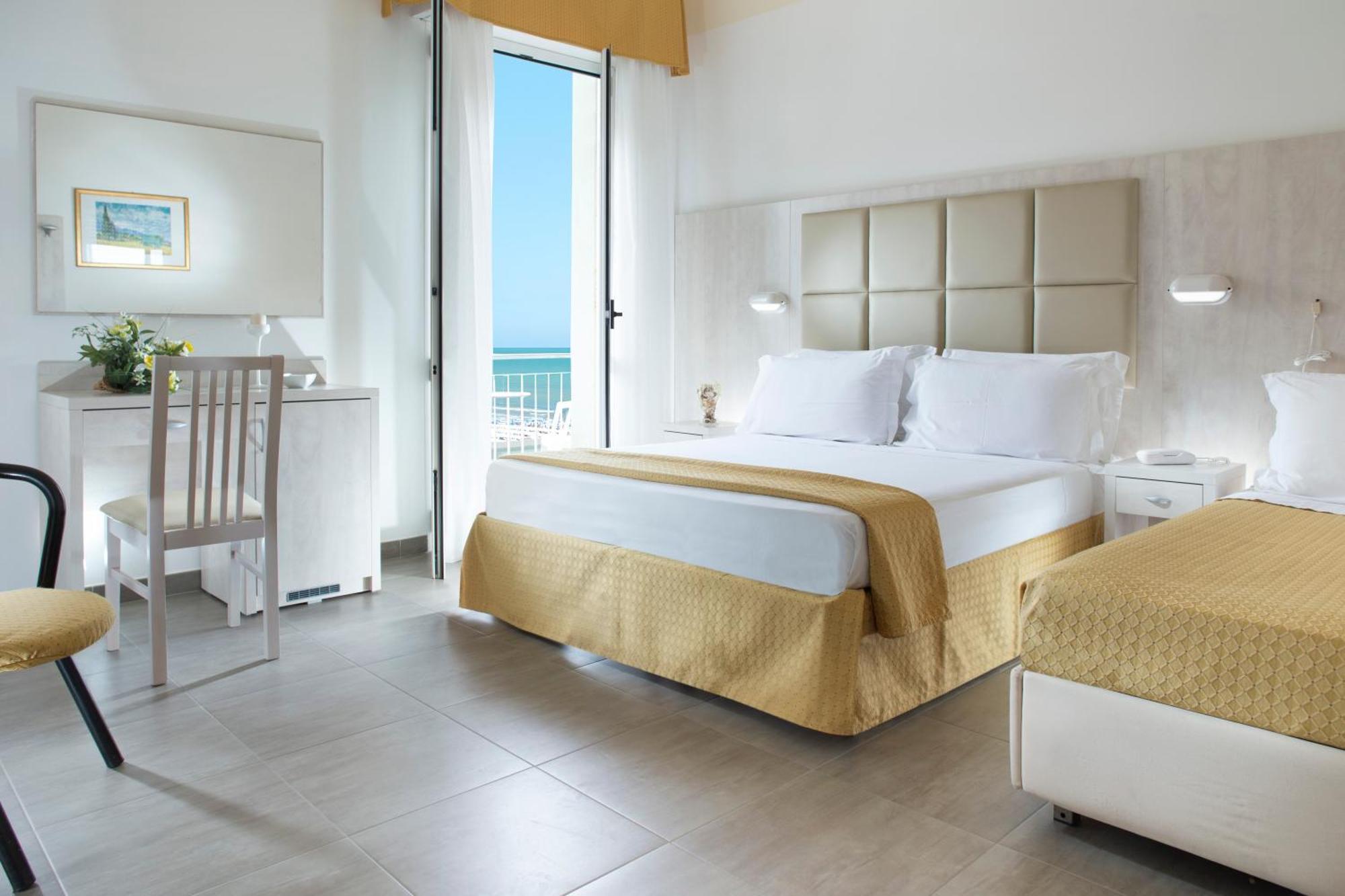 Hotel Vela D'Oro Rimini Exterior photo